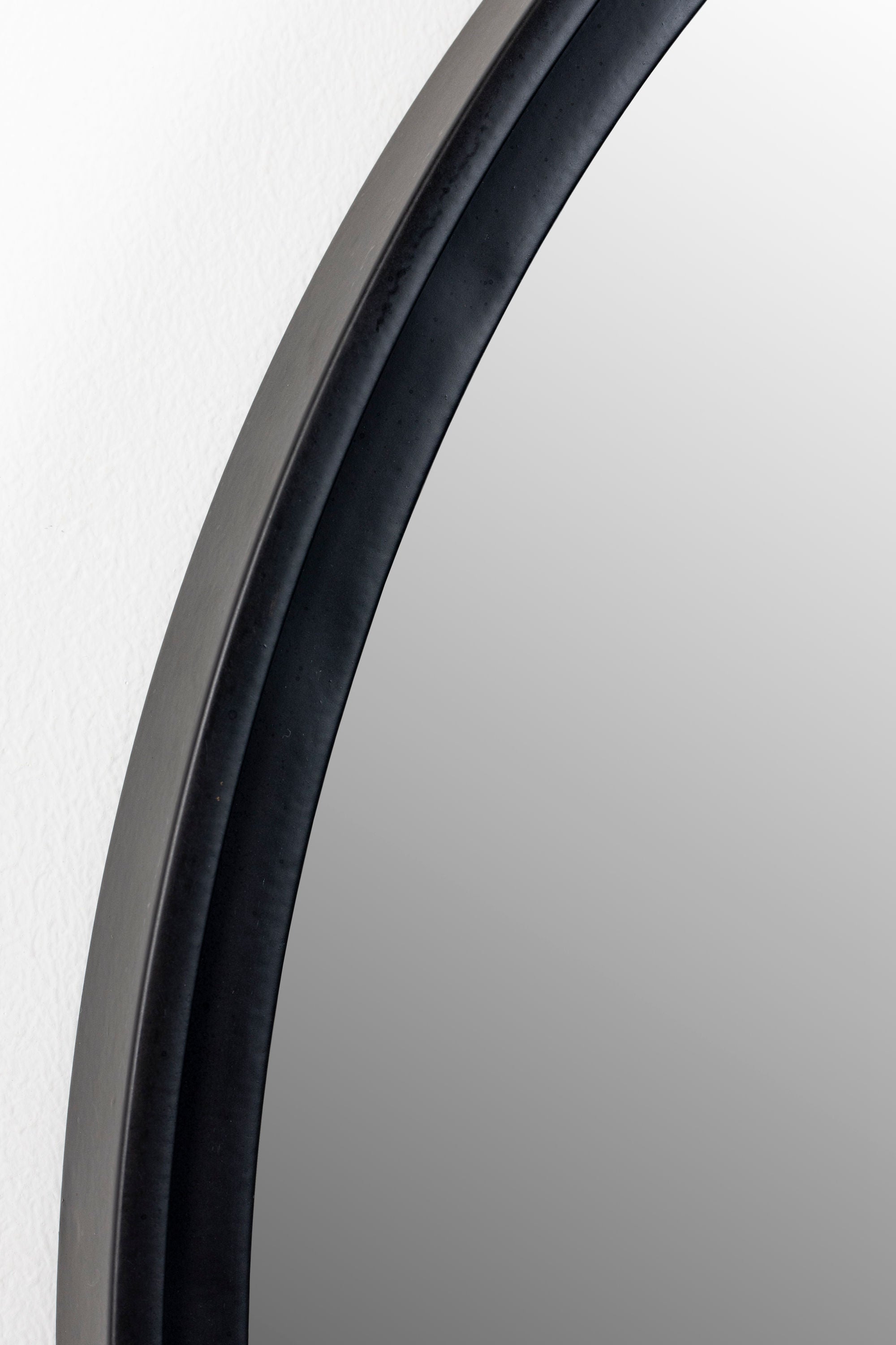 Matz Black Round Wall Mirror